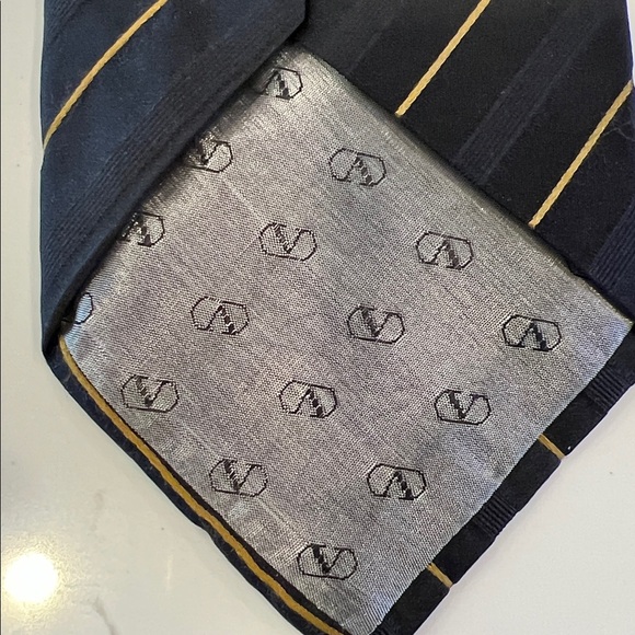 Valentino Cravatte tie 56 by4 black and gold - Picture 4 of 4